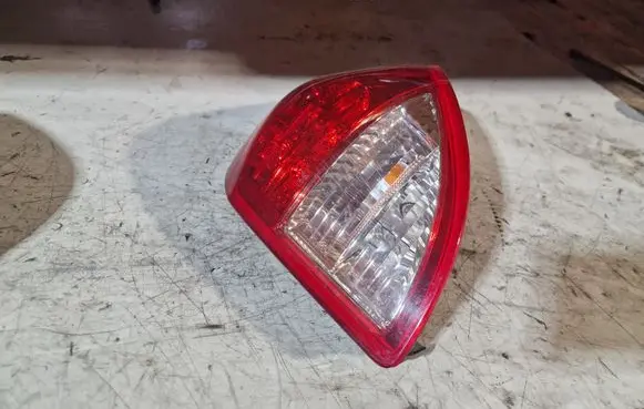 Toyota RAV 4 (XA30) Rear/tail lights