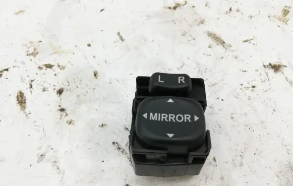 Toyota Avensis Verso Wing mirror switch 183574