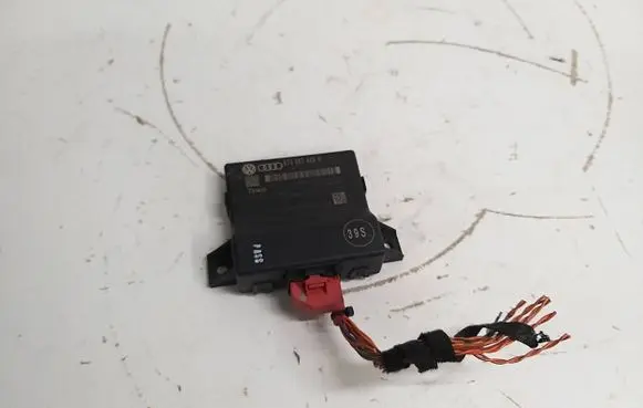 Audi A4 S4 B8 8K Gateway control module 8T0907468H
