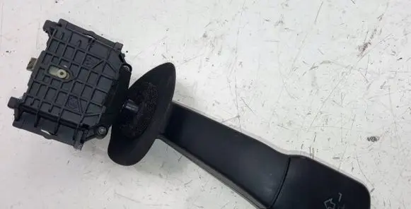 BMW 5 E39 Indicator stalk 61318352014