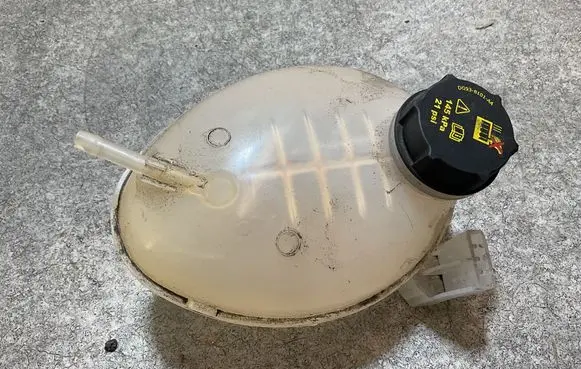 Ford Puma Coolant expansion tank/reservoir GN118A080A