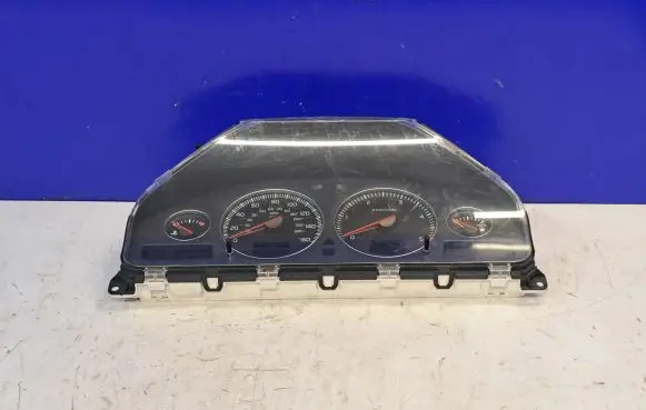 Volvo V70 Speedometer (instrument cluster) 30746112 8602886