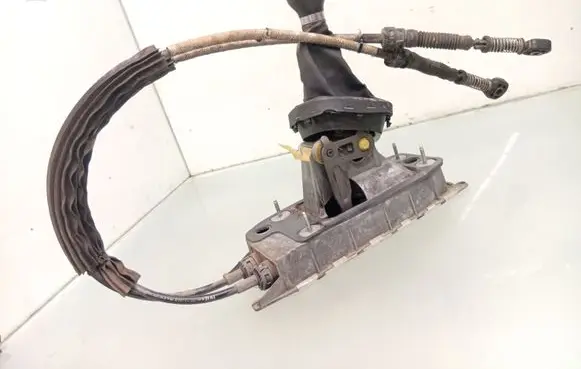 Volkswagen Touran I Gear shifter/selector 1K0711061A