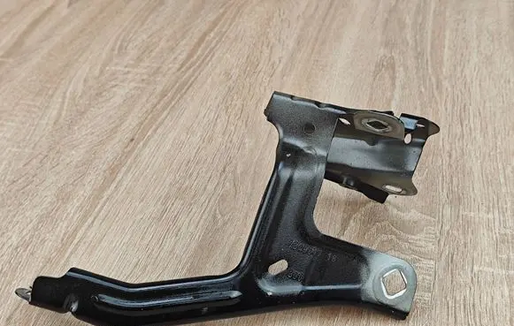 BMW 5 G30 G31 G38 Fender mounting bracket 7349617