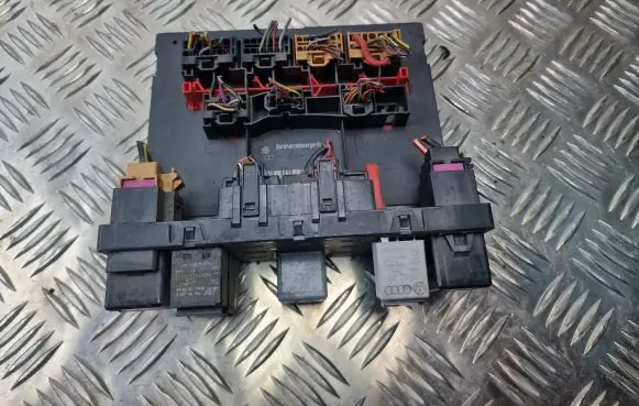 Volkswagen PASSAT B6 Comfort/convenience module 3C0937049D