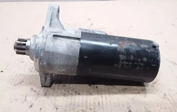 Volkswagen PASSAT B6 Starter motor 0001123044 02E911024A