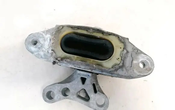 Engine mount bracket