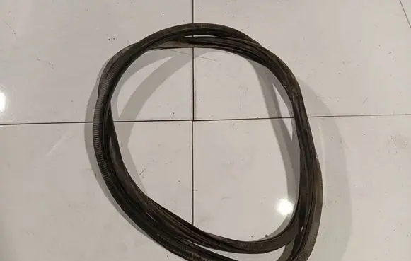 Skoda Octavia Mk2 (1Z) Rubber seal front coupe door