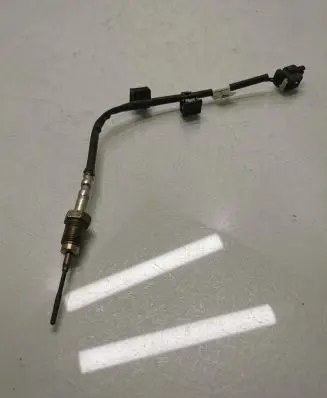 BMW X3 G01 Oil temperature sensor 8581103