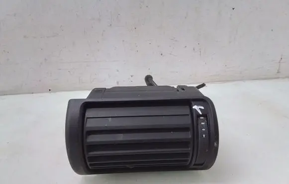 Audi A4 S4 B5 8D Dashboard side air vent grill/cover trim 8D1820902B