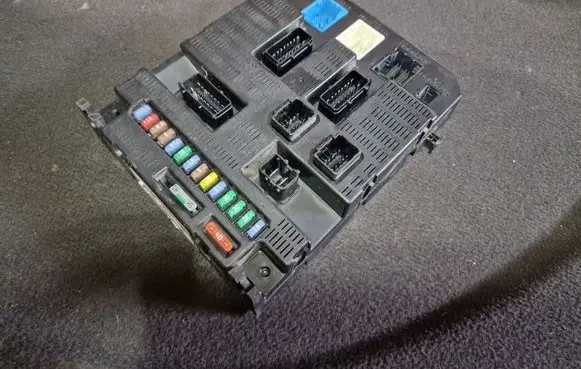 Peugeot 308 Comfort/convenience module 9659285480