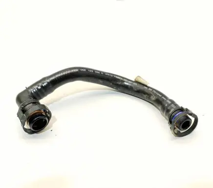 Audi Q3 F3 Breather hose/pipe 05E133366N