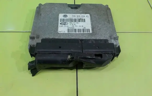 Volkswagen Polo IV 9N3 Engine control unit/module 036906034KG