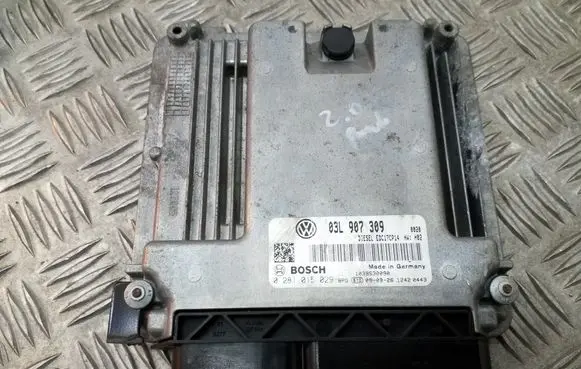 Volkswagen PASSAT B6 Engine control unit/module ECU 03L907309 EDC17CP14