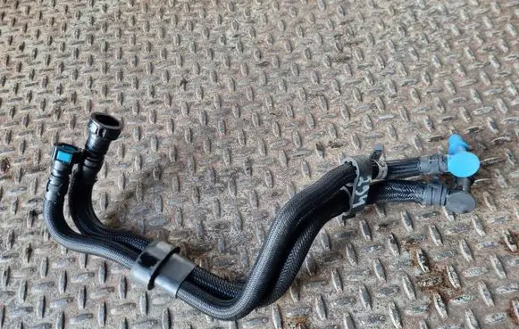 BMW 3 G20 G21 Fuel line/pipe/hose 8587547