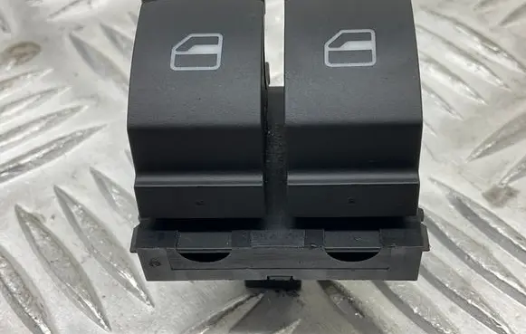 Volkswagen Eos Electric window control switch 5K3959857A