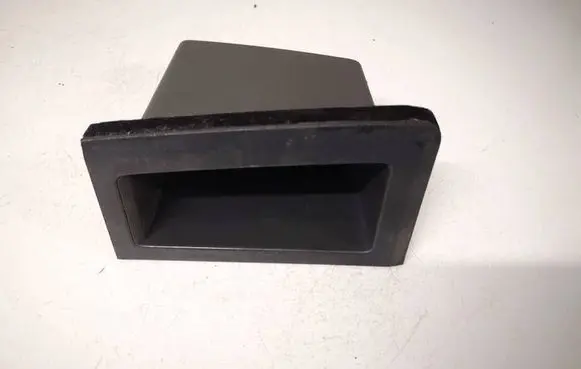Volvo V70 Glove box 9184530