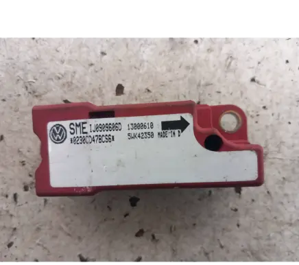 Volkswagen Golf IV Airbag deployment crash/impact sensor 1J0909606D 5WK42350 13000610