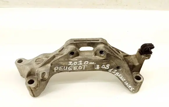 Peugeot 208 Engine mounting bracket 9813582980