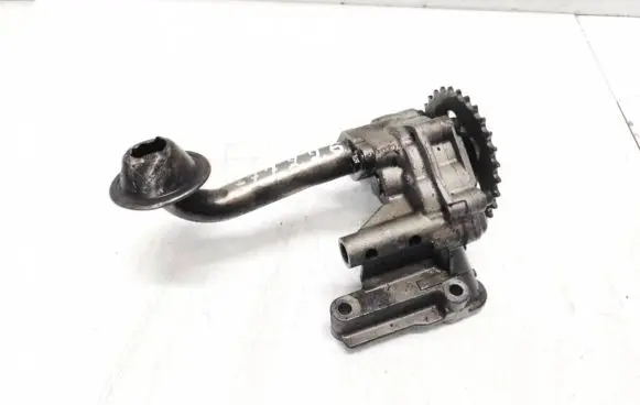 Volkswagen Golf Plus Oil pump 06a115121