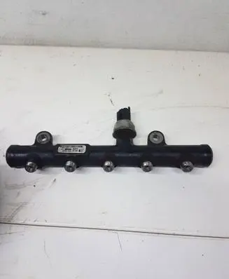 Ford Focus Fuel main line pipe 9654726280 052560563