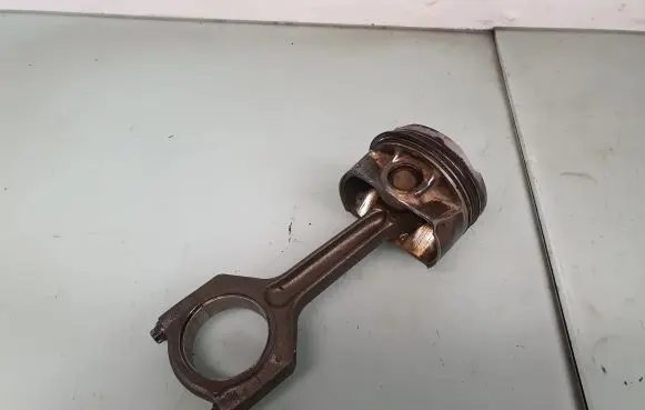 BMW 4 F32 F33 Piston with connecting rod 7624408 11247624408 11258606459