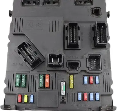 Citroen Xsara Picasso Fuse module 9653667880 S118085330E