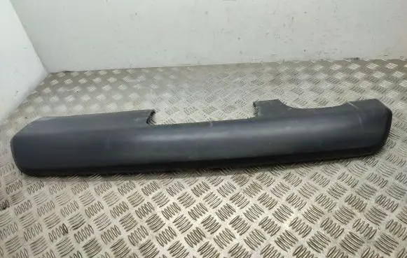 Front bumper lip