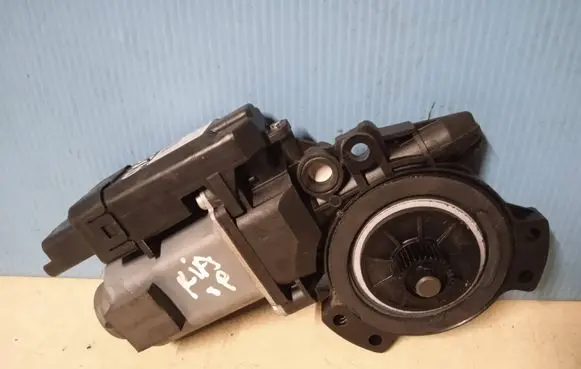 KIA Optima Front door window regulator motor 402414A