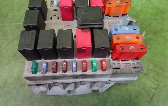 Alfa Romeo 147 Fuse module