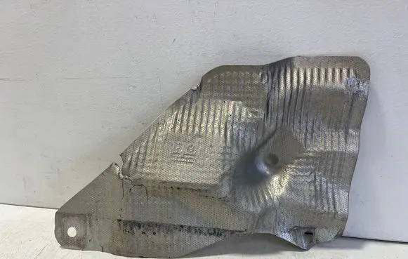 Audi Q7 4M Exhaust heat shield 4M0825729A
