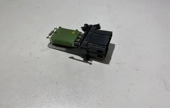 Volkswagen Caddy Heater blower motor/fan resistor 1H0959263 3131090055