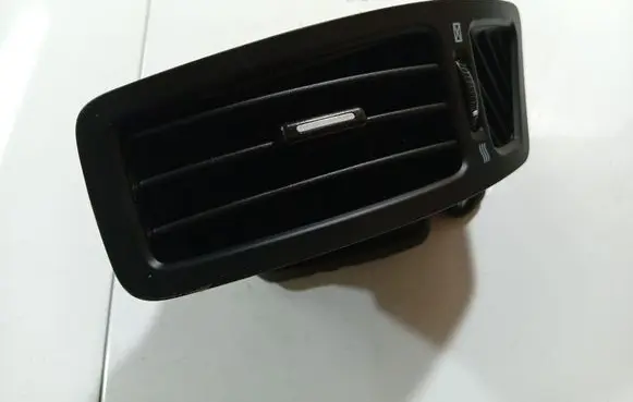 Dash center air vent grill