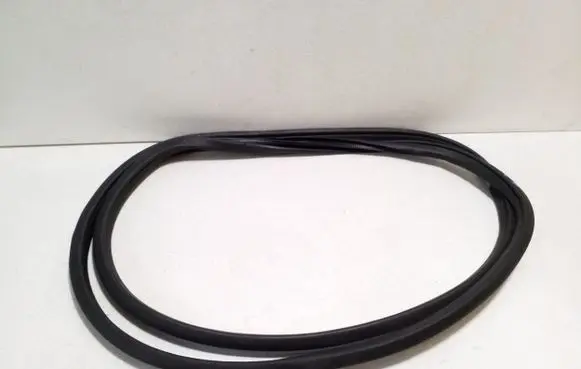 Nissan Navara D23 Rear door rubber seal (on body) 