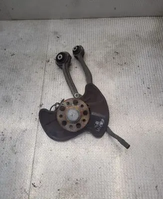 Mercedes-Benz E A207 Front wheel hub