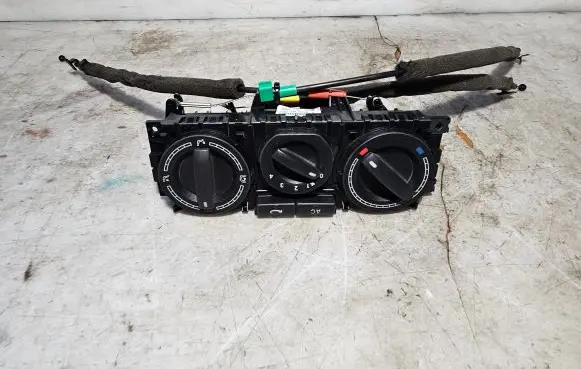 Volkswagen Transporter - Caravelle T5 Climate control unit 7H0820045R