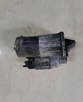 Renault Megane II Starter motor M000T87881 8200584675