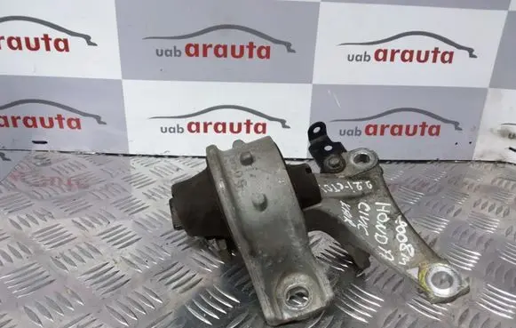 Honda Civic Engine mount bracket