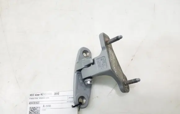 Mercedes-Benz E W212 Front door upper hinge A2047201637
