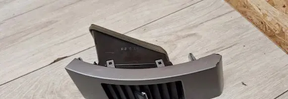 Mitsubishi Outlander Dash center air vent grill Gn71114270 8030a014zz