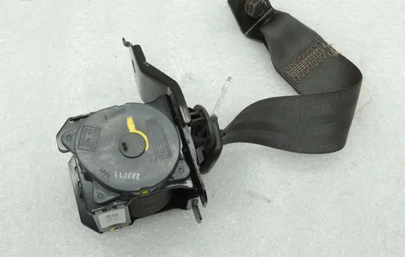 Chevrolet Epica Rear seatbelt buckle 96499875