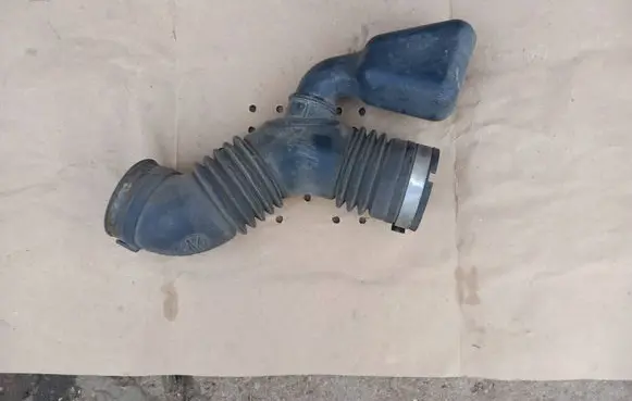 Subaru Legacy Air intake hose/pipe
