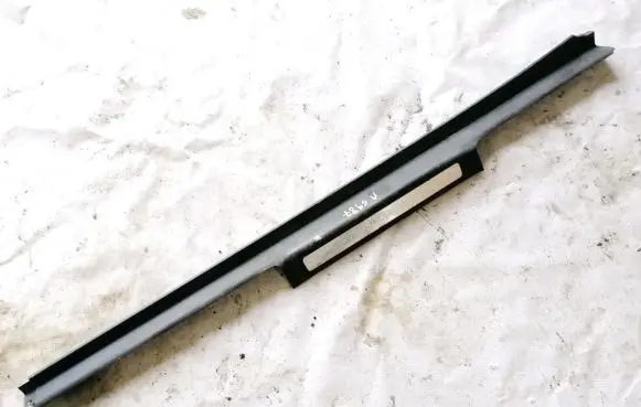 Mercedes-Benz R W251 Front sill trim cover A2516800135