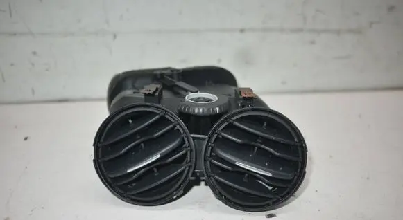 Volkswagen Tiguan Dash center air vent grill 5M0819062