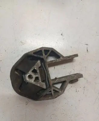 Volvo V50 Engine mount bracket 4N516P082FB