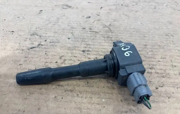 Renault Clio IV High voltage ignition coil 224332428R 107C62813