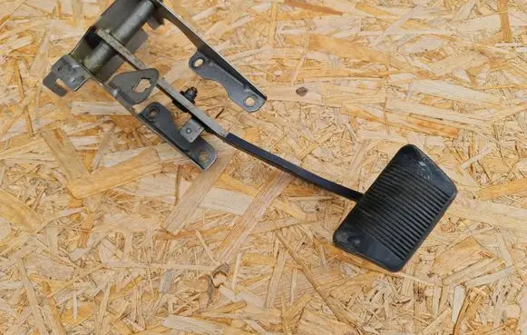 Chrysler 300M Brake pedal 30293