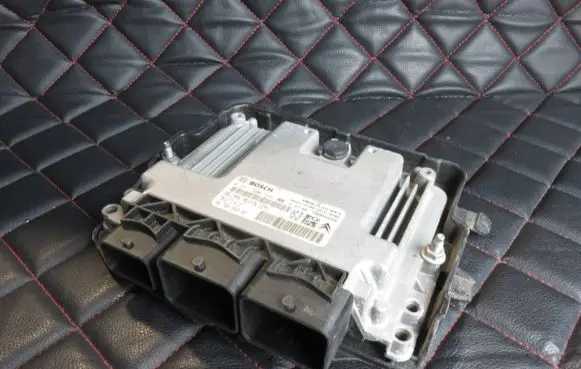 Peugeot 208 I Engine control unit/module 9678495980 0261S06494 9666319180