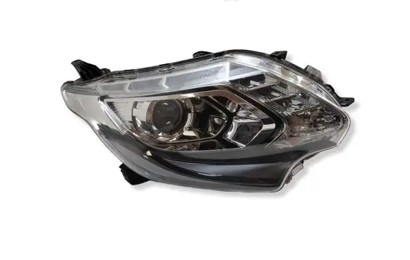 Mitsubishi L200 Headlight/headlamp W2225