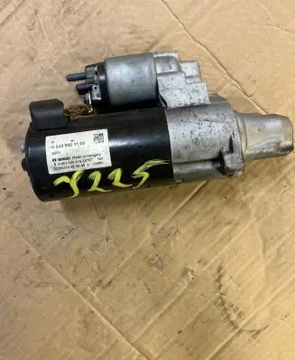 Mercedes-Benz E W213 Starter motor A6429061100
